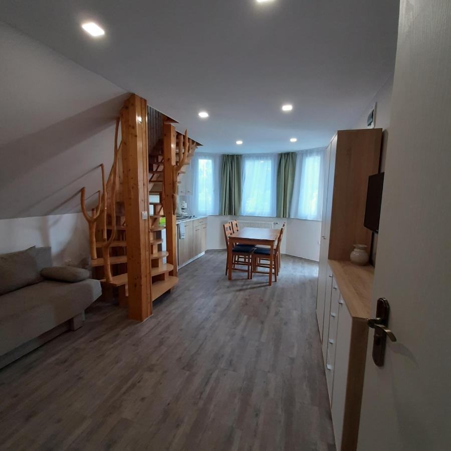 Ancsi Apartmanház Balatonlelle Esterno foto