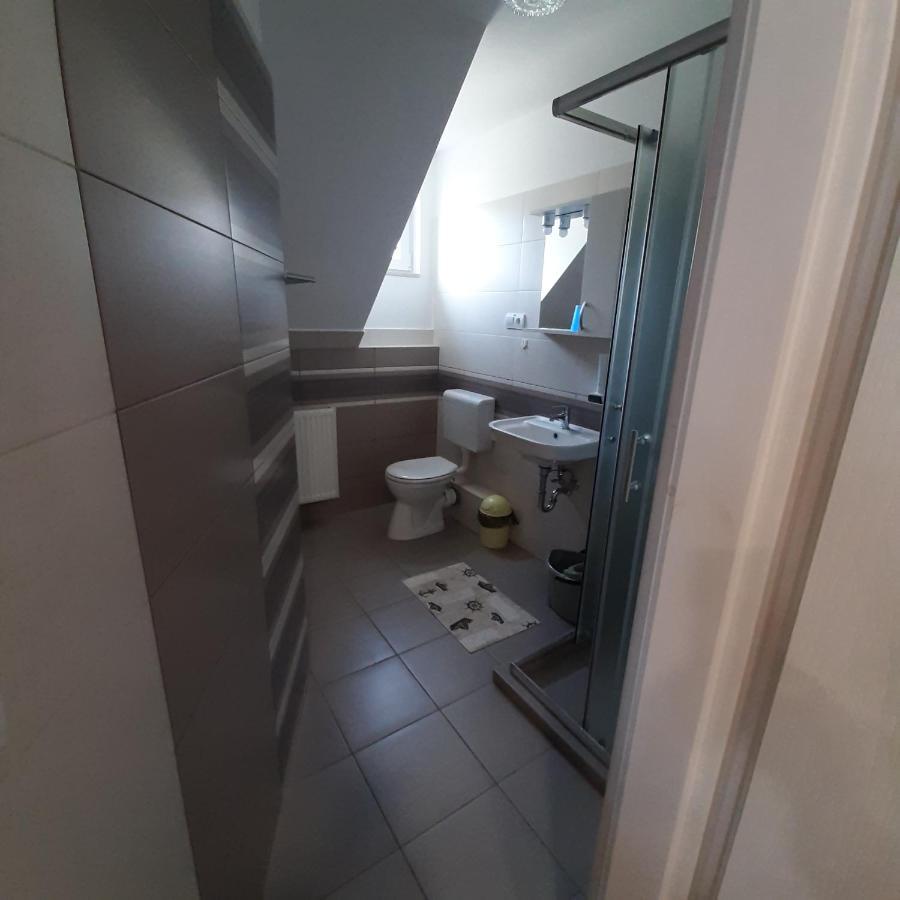 Ancsi Apartmanház Balatonlelle Esterno foto