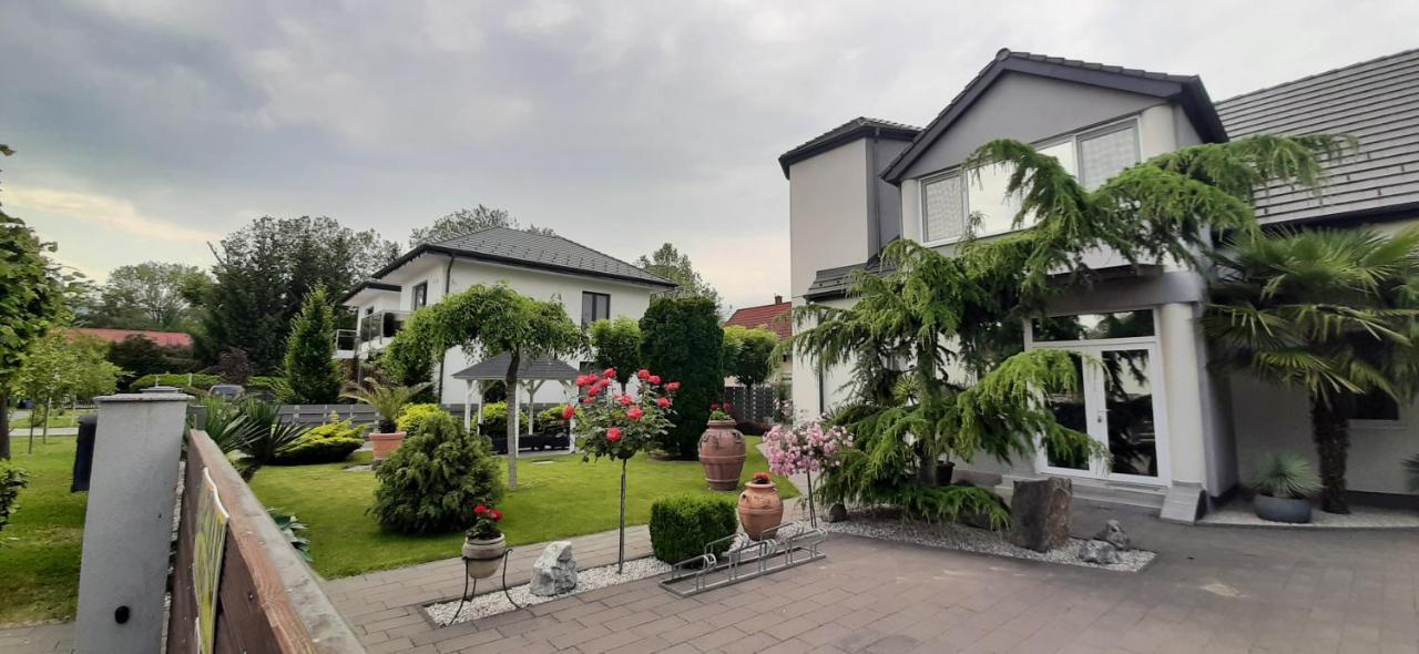Ancsi Apartmanház Balatonlelle Esterno foto