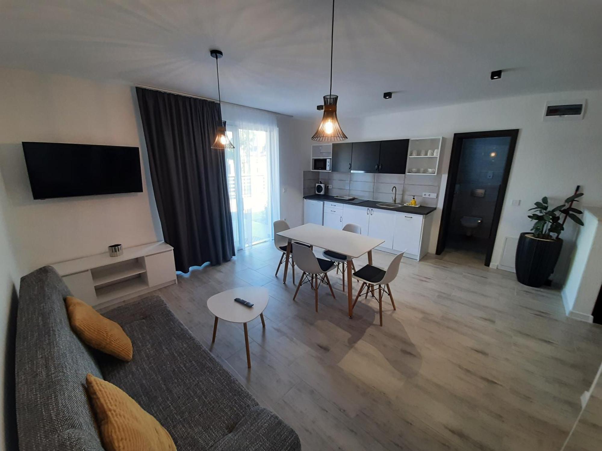 Ancsi Apartmanház Balatonlelle Esterno foto