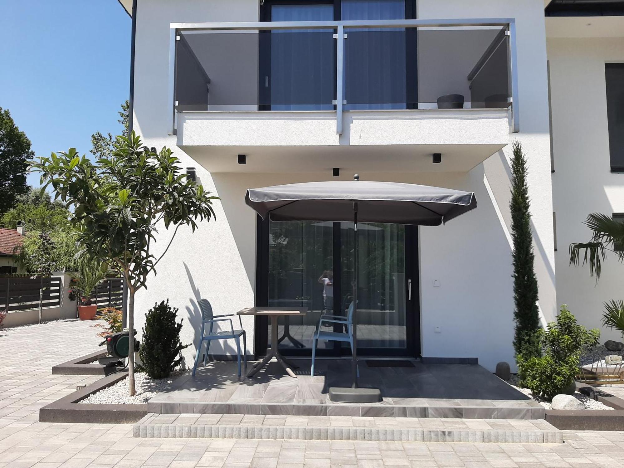 Ancsi Apartmanház Balatonlelle Esterno foto