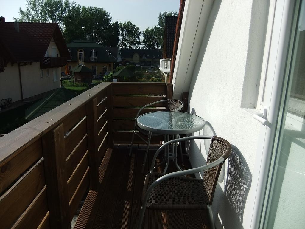 Ancsi Apartmanház Balatonlelle Camera foto