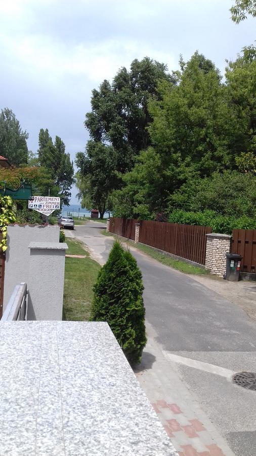 Ancsi Apartmanház Balatonlelle Esterno foto